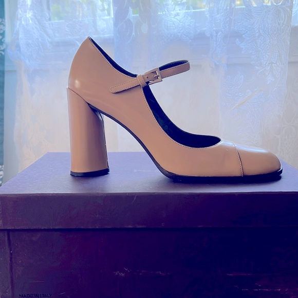 Prada vintage mary jane heels, EU 37. Pre-owned. - Picture 1 of 12